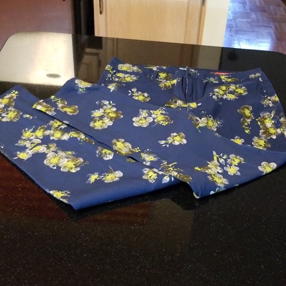 Style & Co. Denim - 👖NWOT Style & Co. Flower Print Jeans